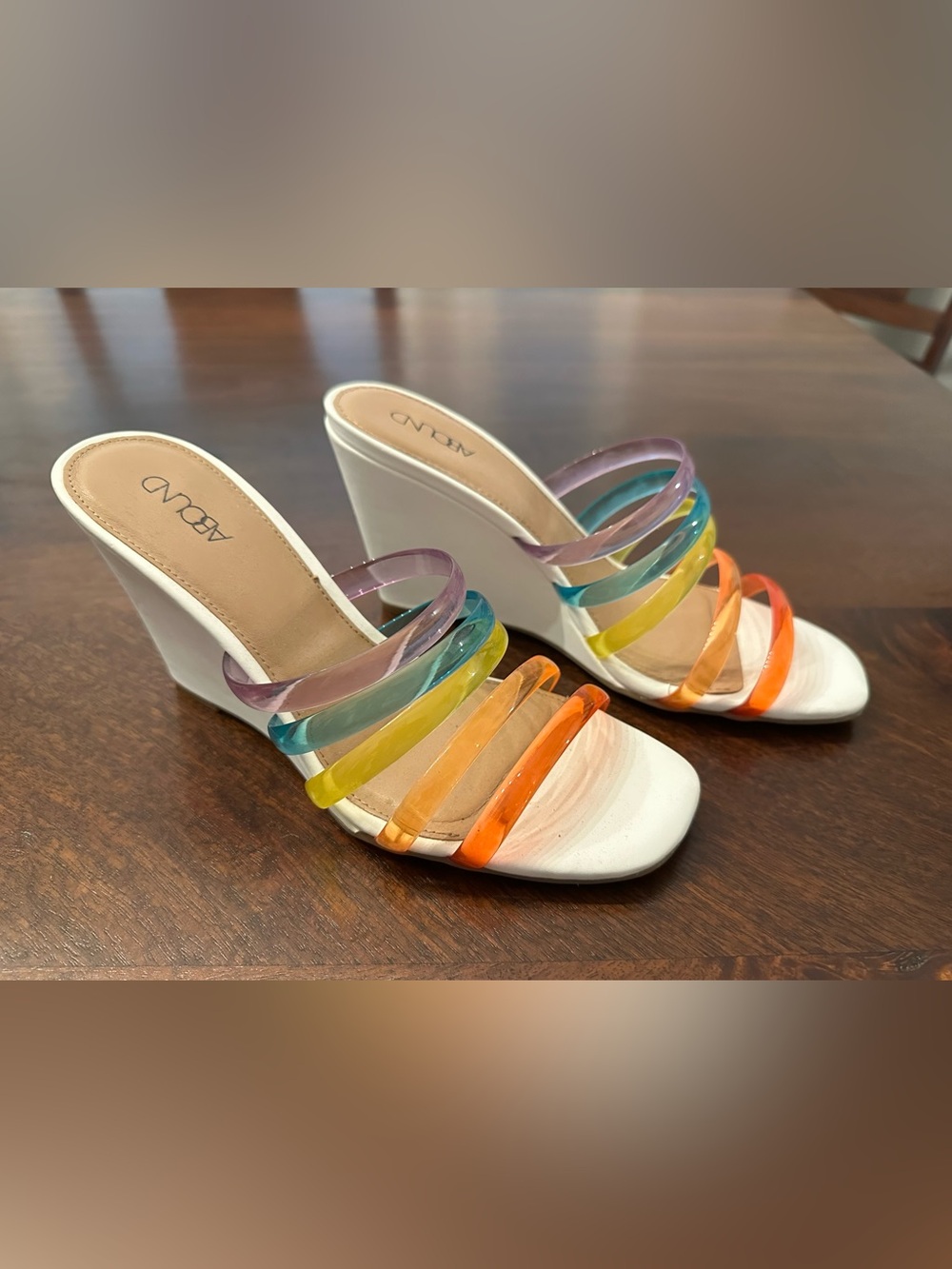 Abound Colorful Wedges Size 8.5M EUC